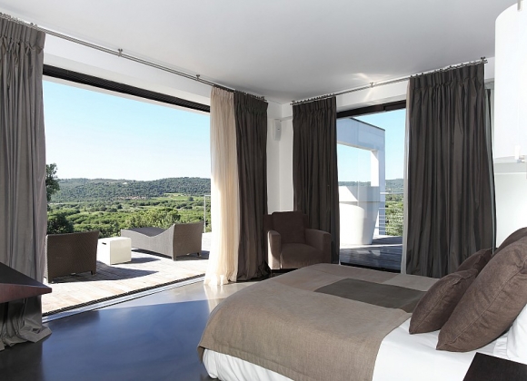 6-bedroom-villa-Pampelonne-Design-with-stunning-views