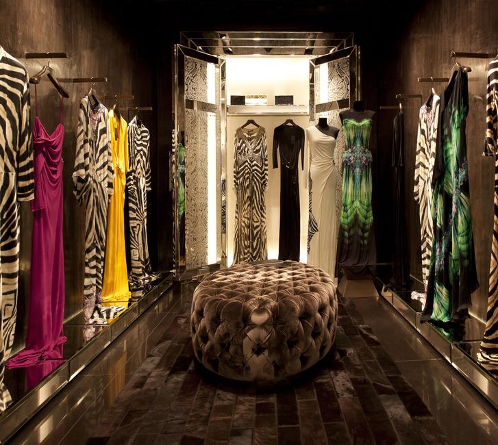 luxury-roberto-cavalli-boutique-new-delhi-at-emporio-mall (1)
